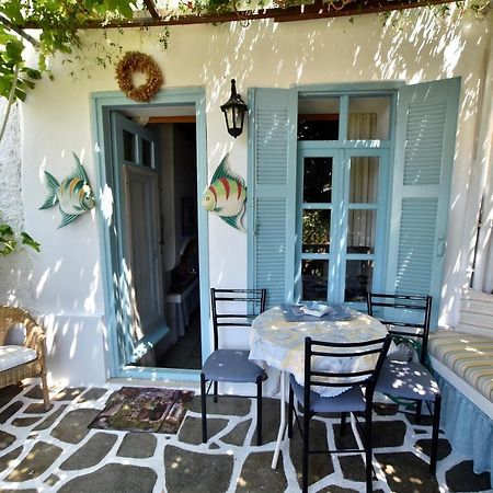 Traditional House By The Sea Mandraki  Exterior photo