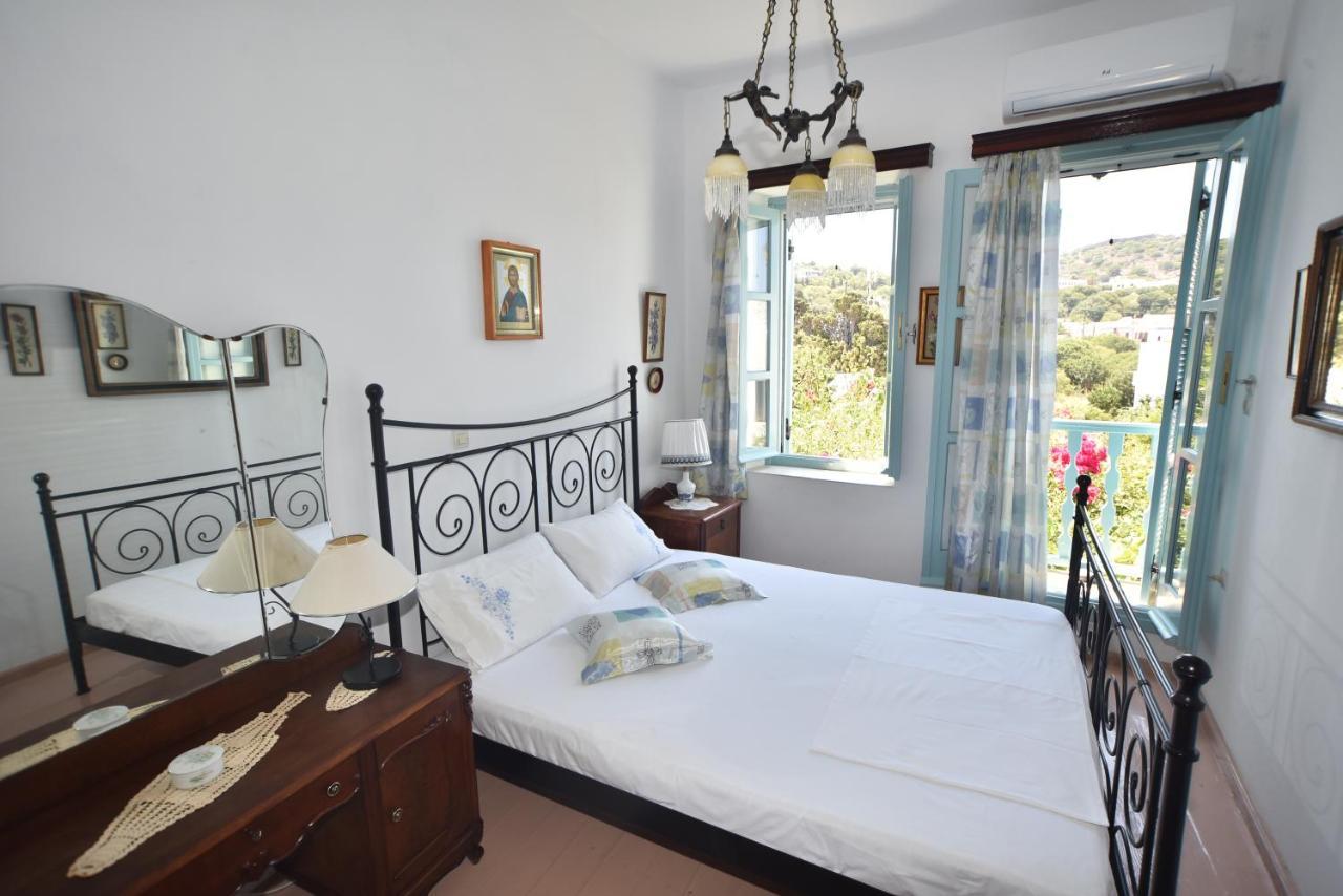 Traditional House By The Sea Mandraki  Exterior photo