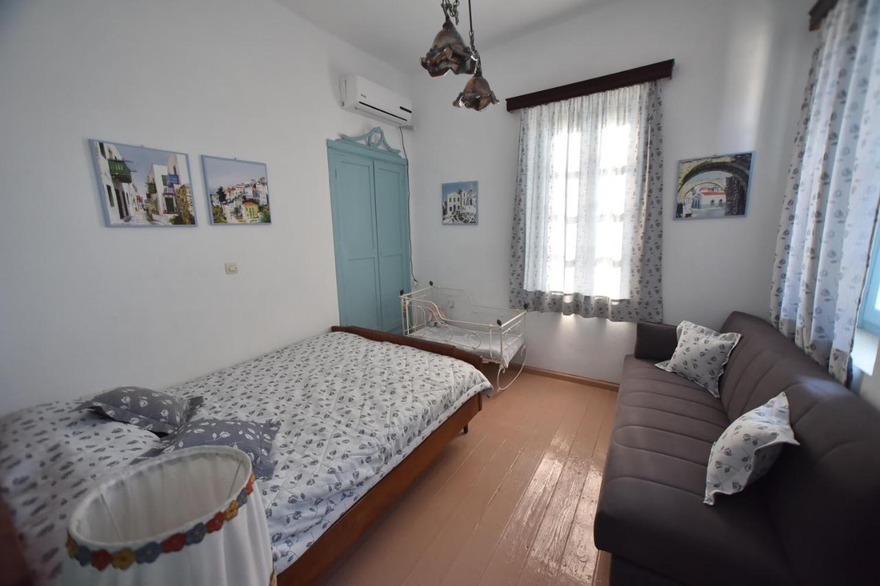Traditional House By The Sea Mandraki  Exterior photo